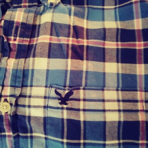 Button down - Picture 3 of 3